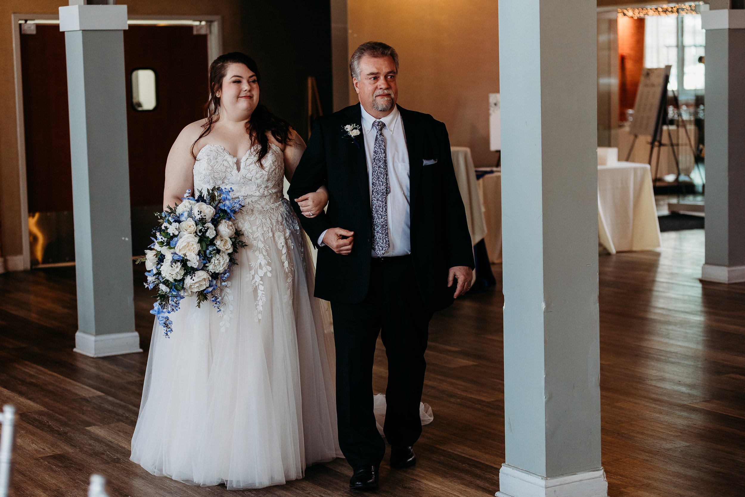 AMANDA&KRIS.SNEAKPEEKS.-43.jpg