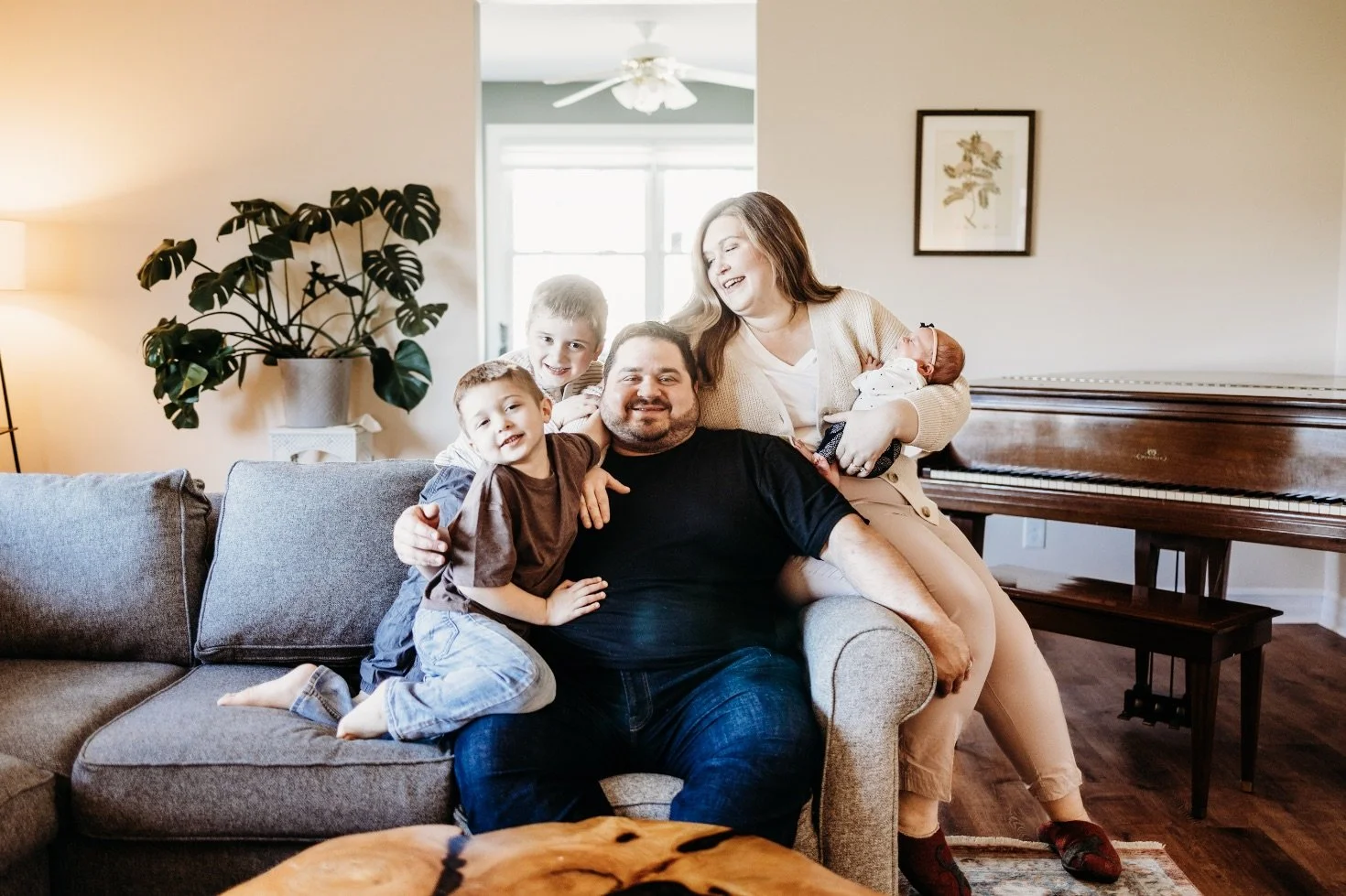 Preparing for a lifestyle newborn photo session can help ensure that you capture beautiful and meaningful moments with your new baby in the comfort of your own home. by Ariel Hawkins Photography