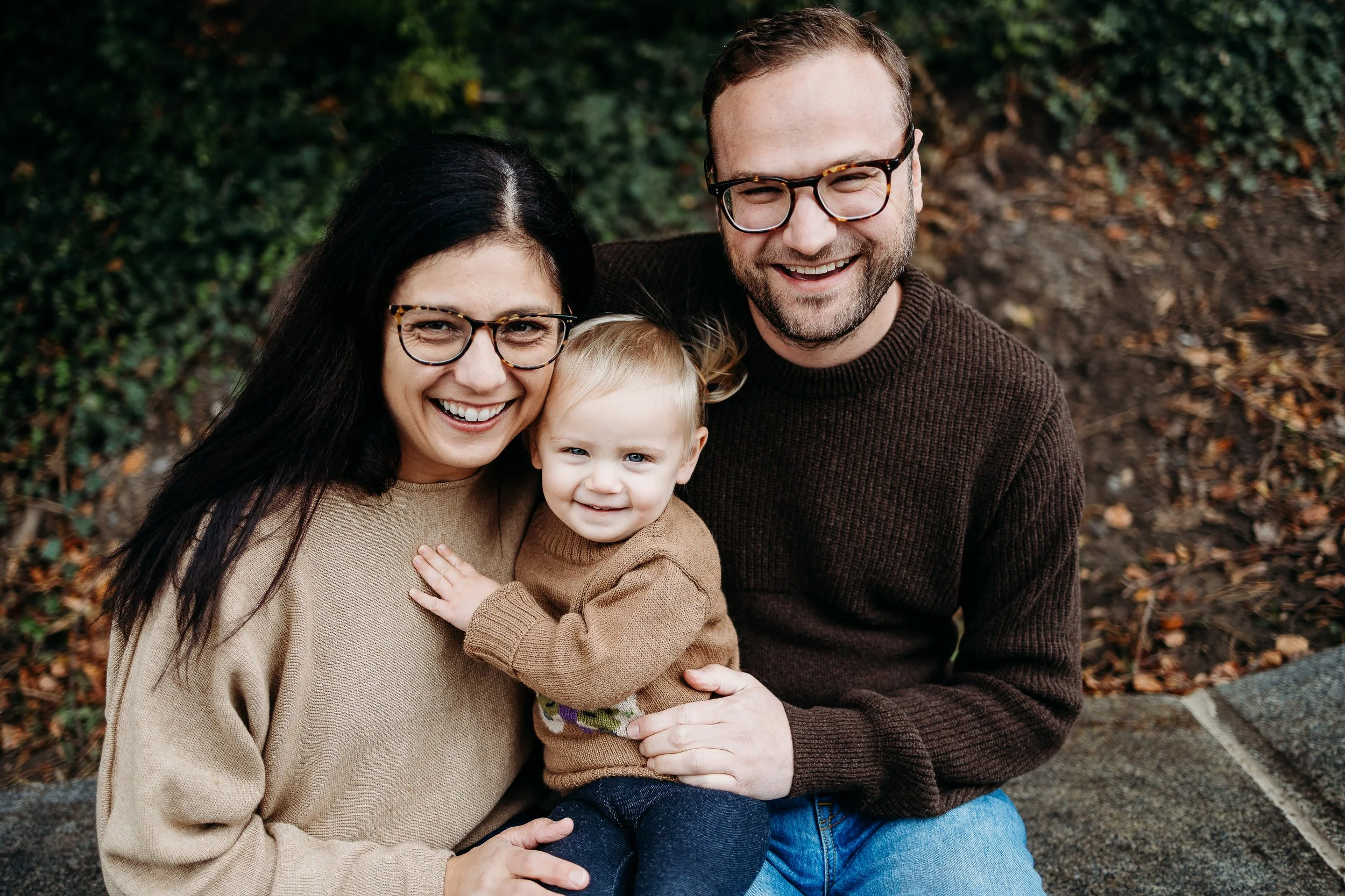 The Bernosky Family Session at Delaware Park Buffalo, NY - Photographed by Ariel Hawkins Photography