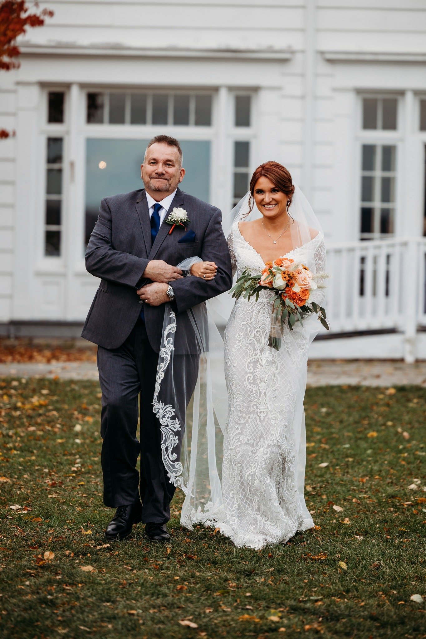Wedding Day timelines and how they can help you make sure you get it all captured! Written by Ariel Hawkins Photography