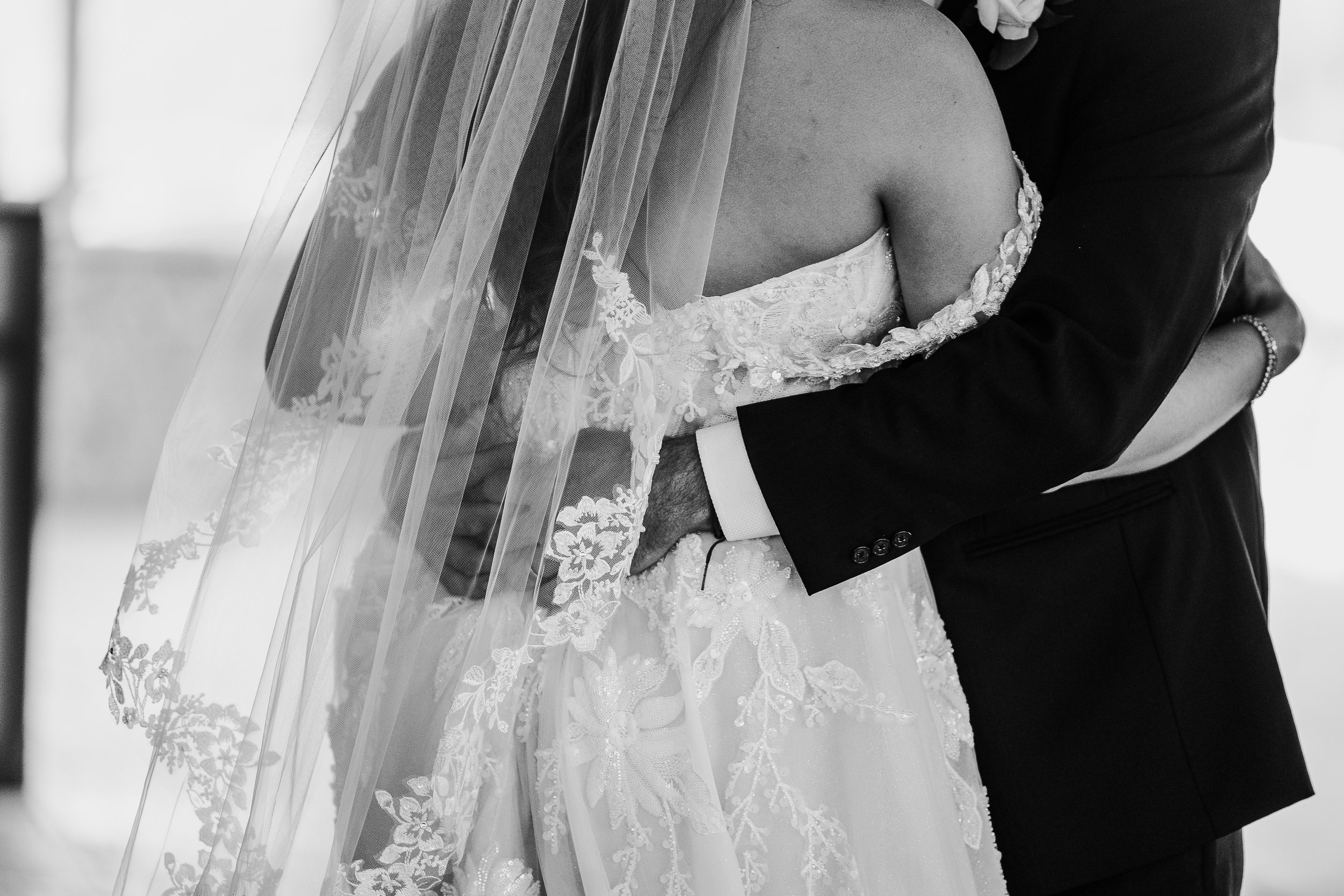 TIARA.KRIS.SNEAKPEEKS.-37.jpg