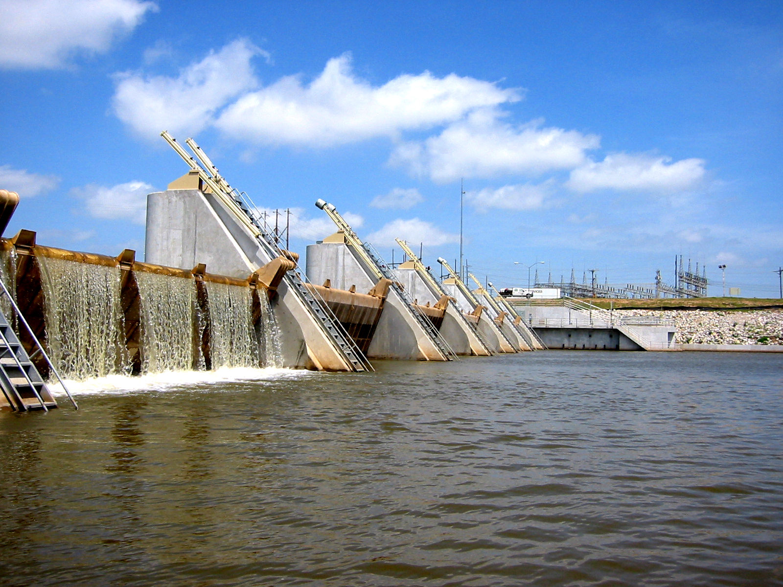Dam1.jpg
