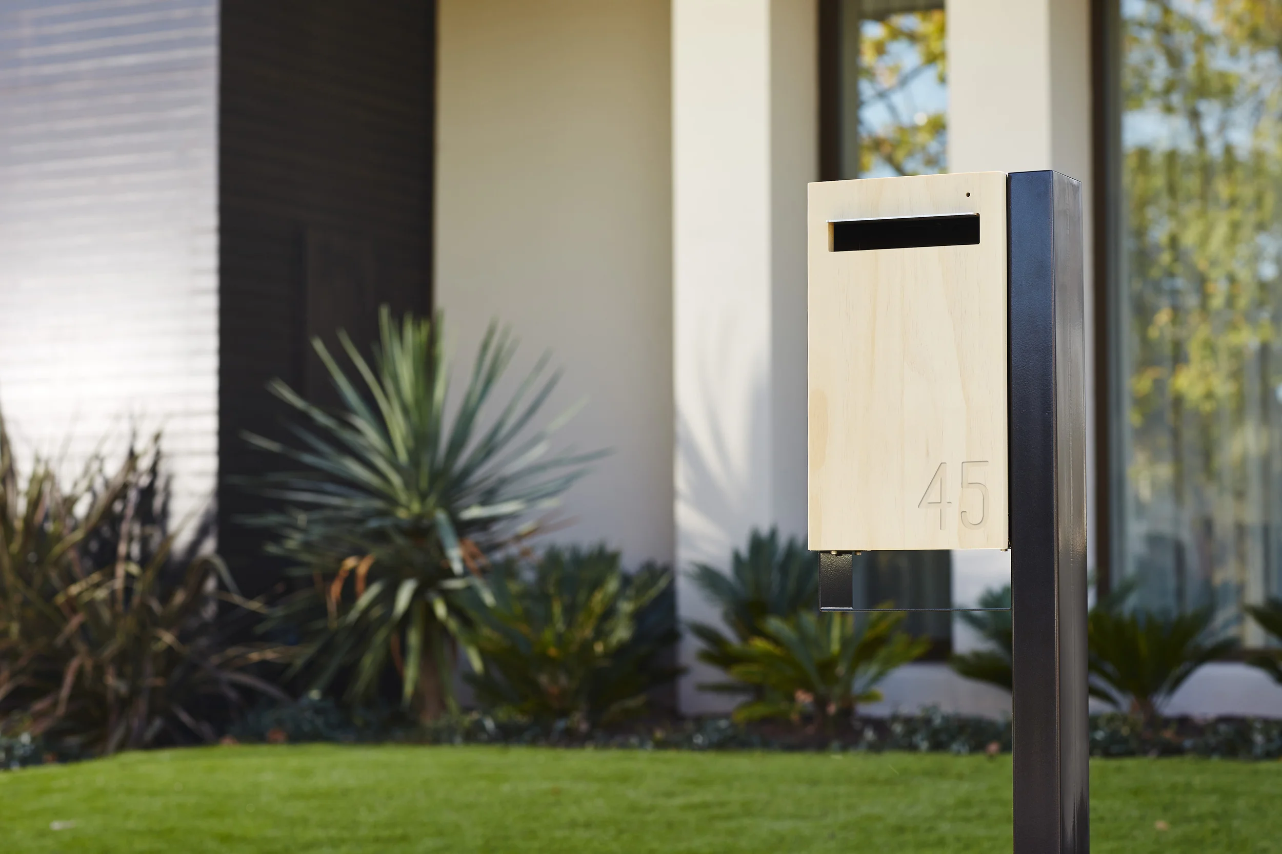 Javi - Post Mount Letter Box