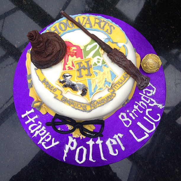 "Harry Potter" themed cake.