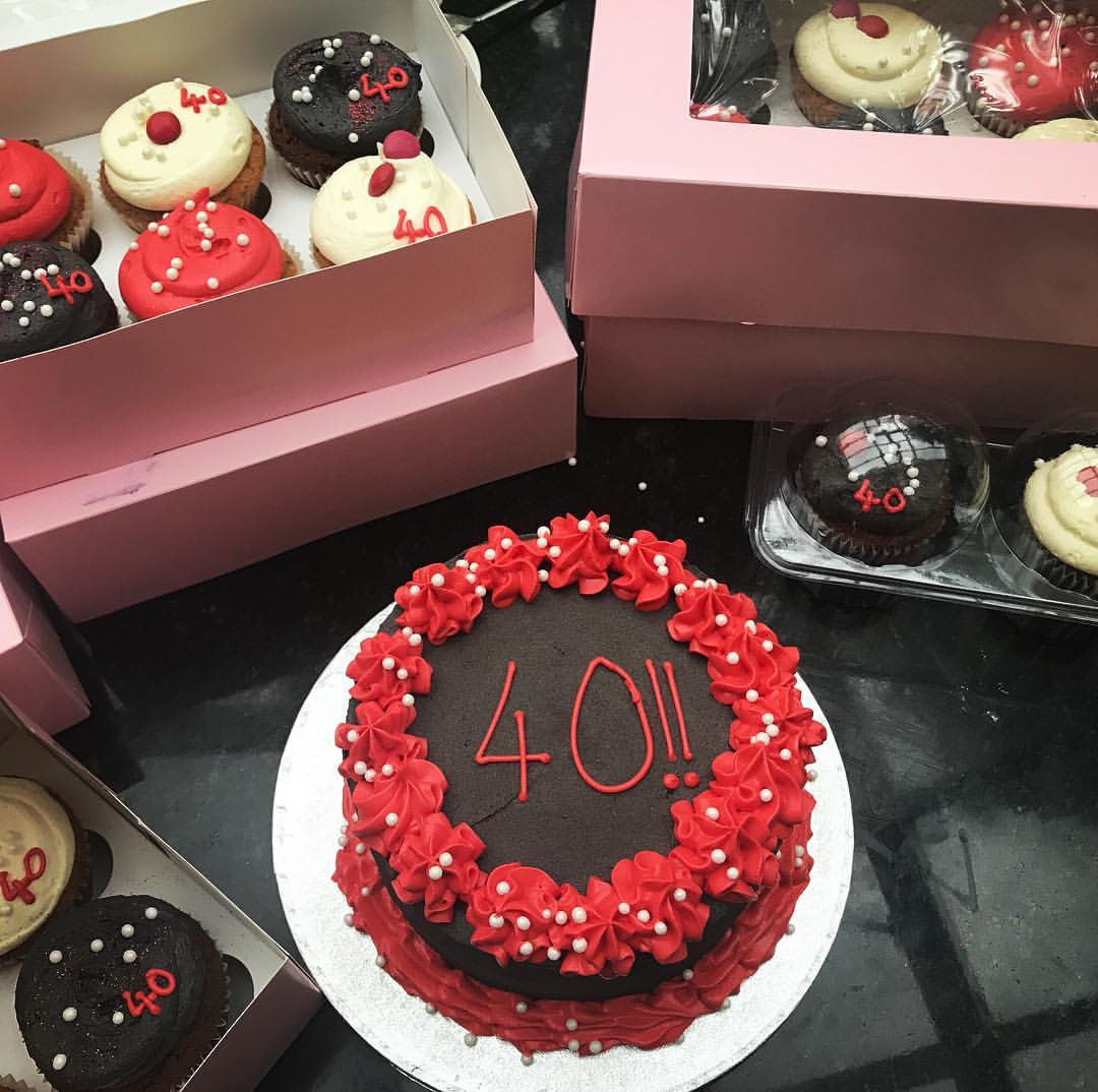 Simple Birthday Cake & Cupcakes.