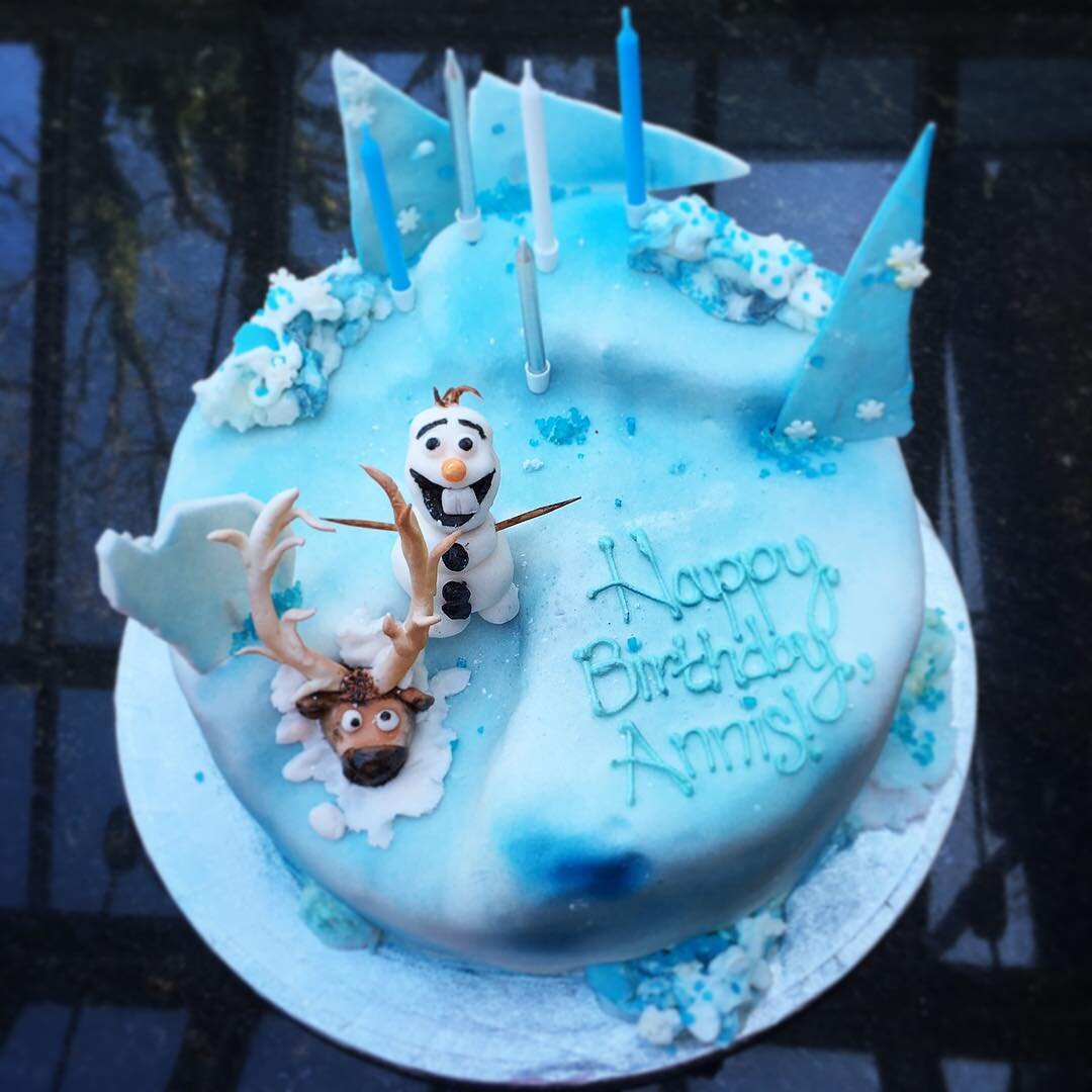 Olaf &amp; Sven Frozen cake