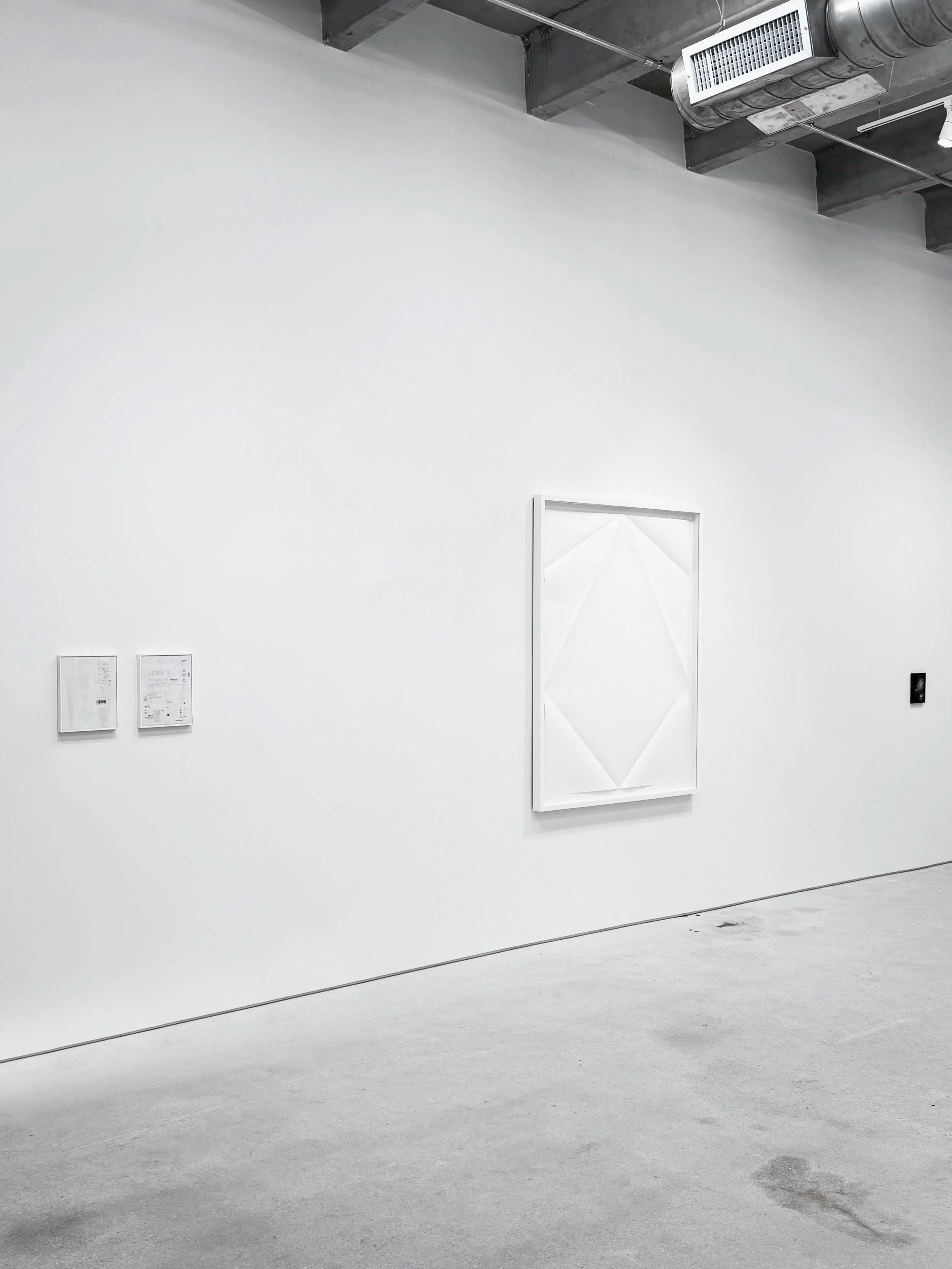  fragments of displacement  ugo rondinone / mario garcia torres / stefan bruggemann / malibu (barbara braccini) / gonzalo lebrija / john giorno / ryan gander / alessandro moroder / jose davila / kd castañeda / andre komatsu / kes richardson / linnea 