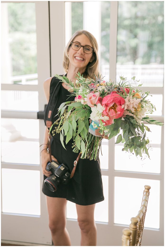  Big smiles for big bouquets! 