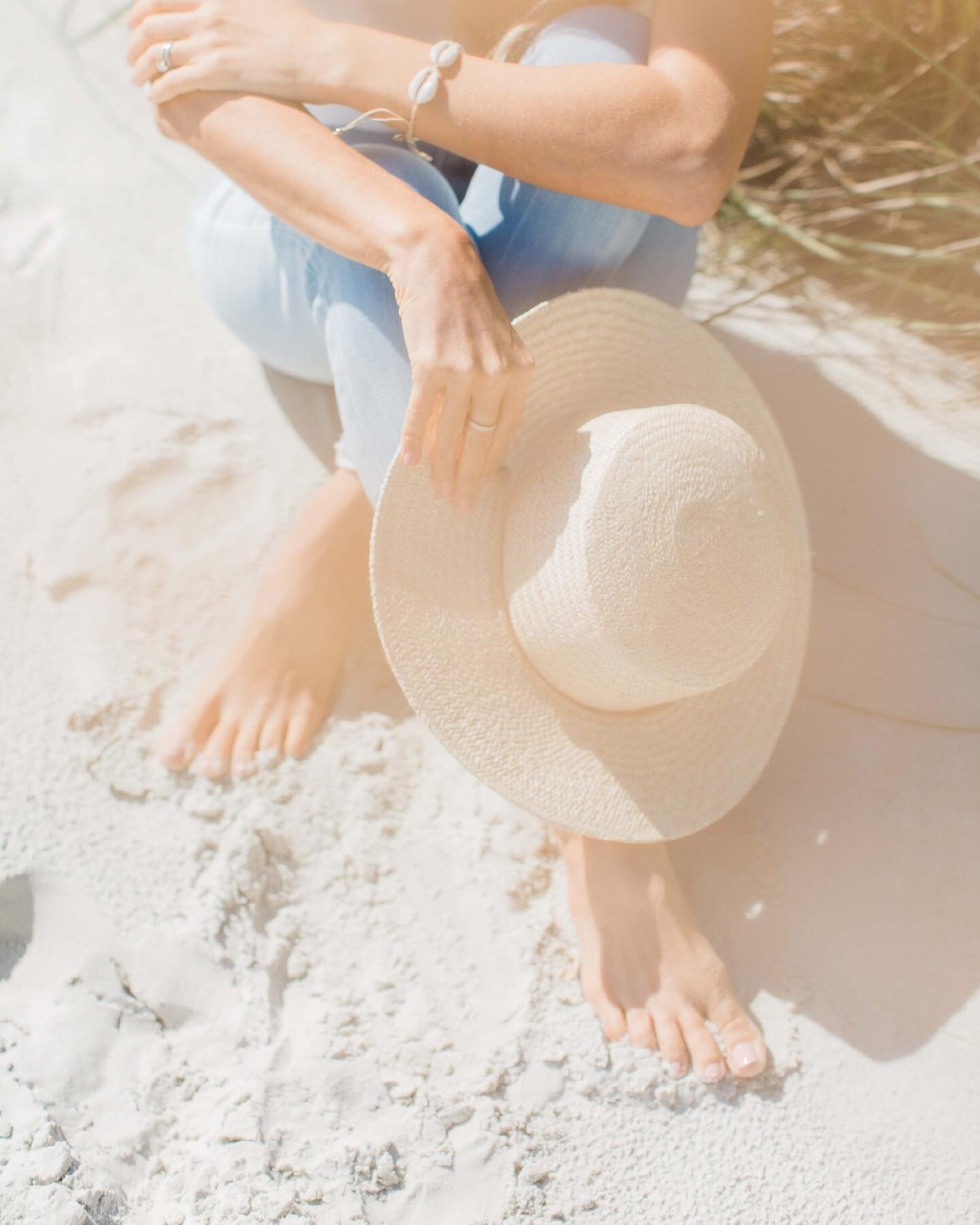 Needing that toes in the sand feeling ☀️🌴