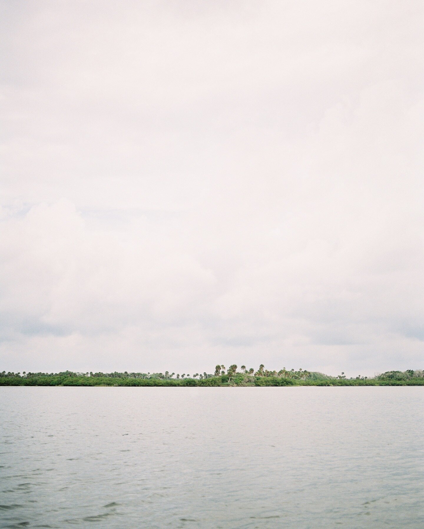 Shipwreck Island one of my favorite views 💕🌴⁠
Here's hoping the weekend weather is not what they say it's going to be! ⁠
.⁠
.⁠
.⁠
#inletislands #shipwreck #shiprwreckisalnd #exploreflorida #floirdaoutdoors #pentax645 #pentaxfilm #fuji400film #filmc