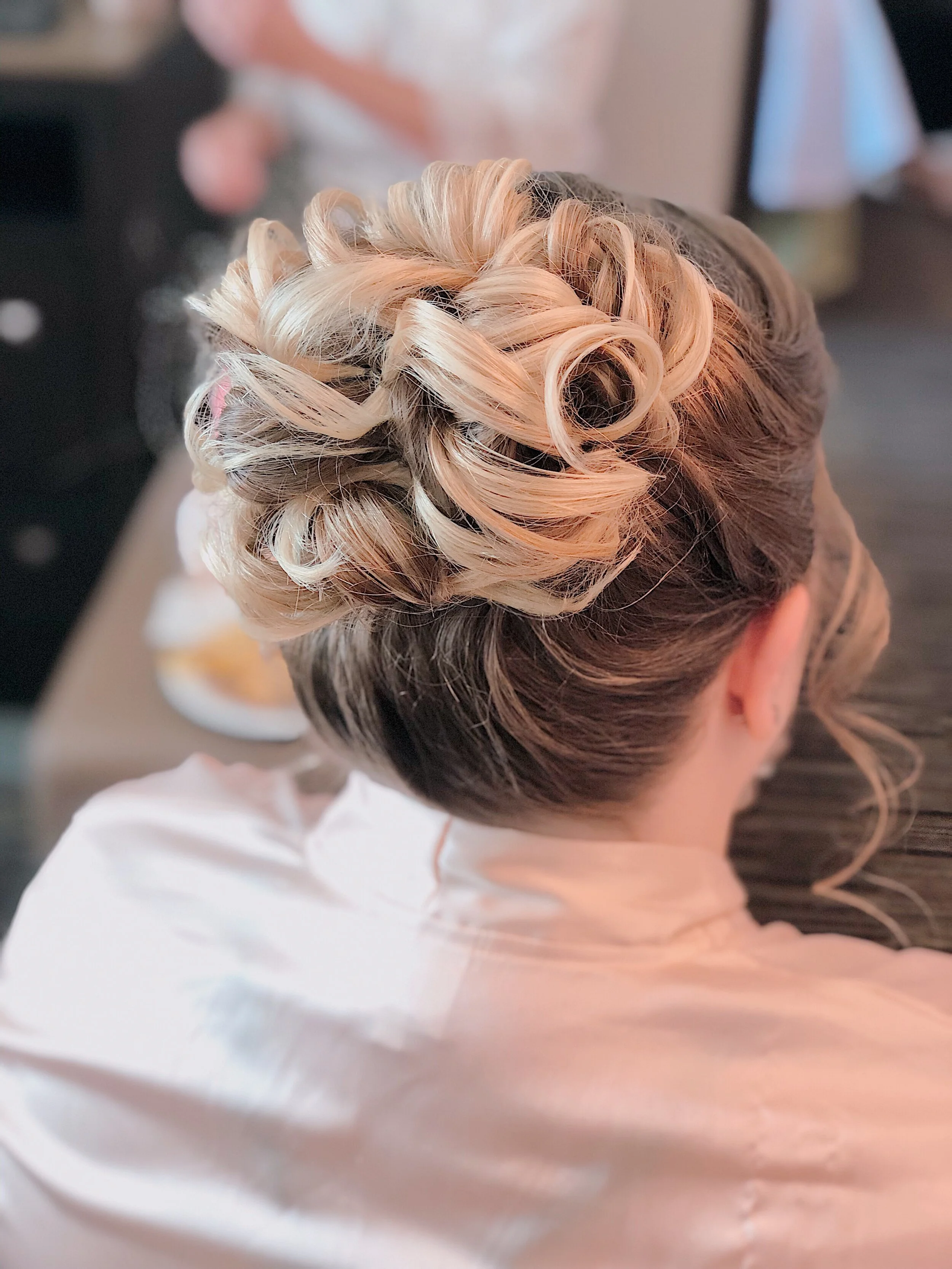  beauty by kelsea | high bun with curls 