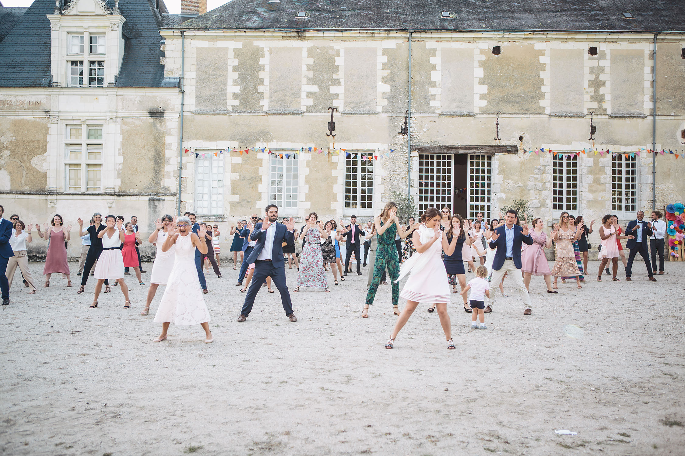Flashmob mariage au chateau de Villesavin