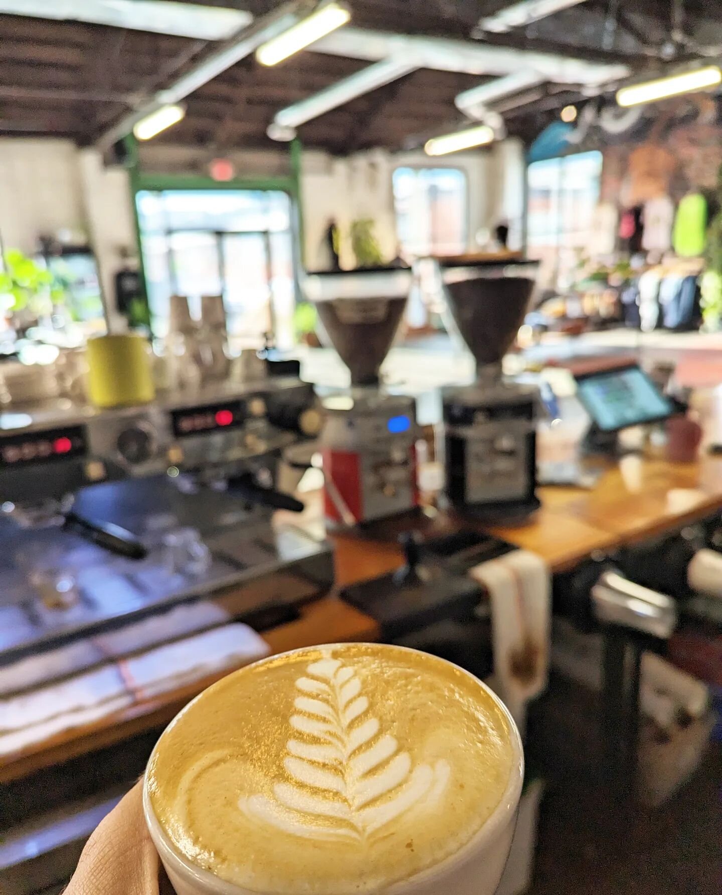 It's perfect latte weather! 

Catch Bike Night tonight from 5-8pm with our new food menu launch! Hang out after from 8-10pm for @poeticundergroundkc !

#kccoffee #bliproasters #westbottoms #madeinkc #igkansascity #barista #kc #kcmo #latte #latteart #