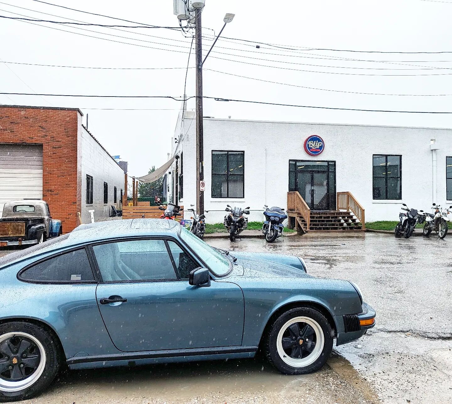 Its a rainy Sunday in the Bottoms, but we're hanging til 7pm tonight!

#kccoffee #bliproasters #madeinkc #porsche #kc #kcmo #westbottoms #kansascity #igkansascity #built #cafe #caferacer #caferacersofinstagram #croig #builtnotbought