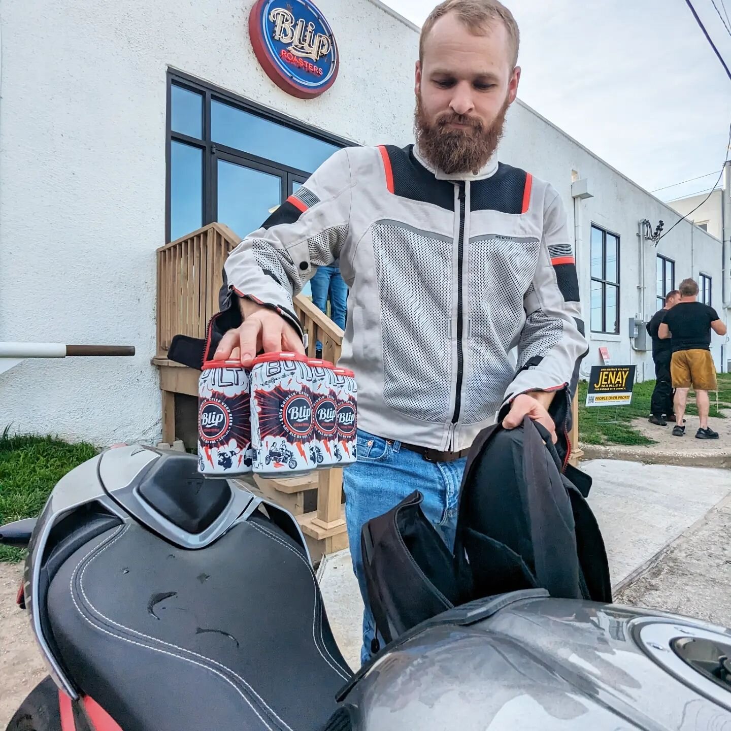 @mattandress64 came by for his weekly grocery run.

Bike night til 8pm every Wednesday!

#kccoffee #bliproasters #westbottoms #kansascity #cafe #revit #ducati