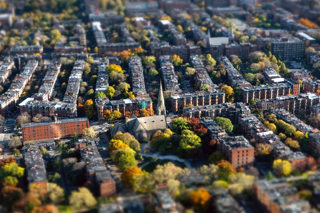 Boston in the fall as a board game. .
.
.
#boston #visitboston #tiltshift #trees #miniature #cityscape #urbanoutdoors #travel #newengland #eastcoast #church #viewfromabove #flyinghigh #eyeinthesky #getoutside #igboston #igersboston