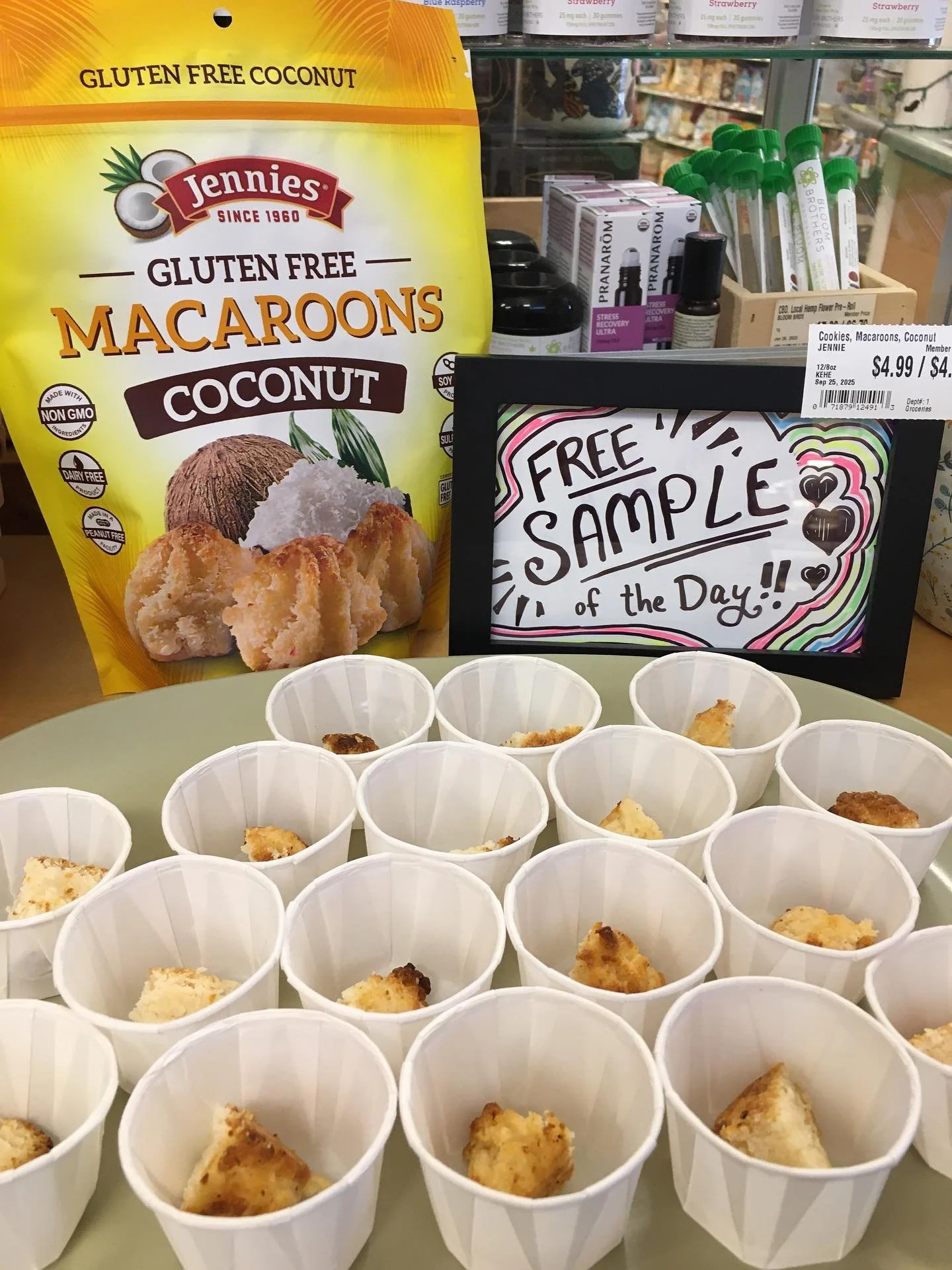 Free sample today: @jennies.macaroons gluten free coconut macaroons! 

#spacoop