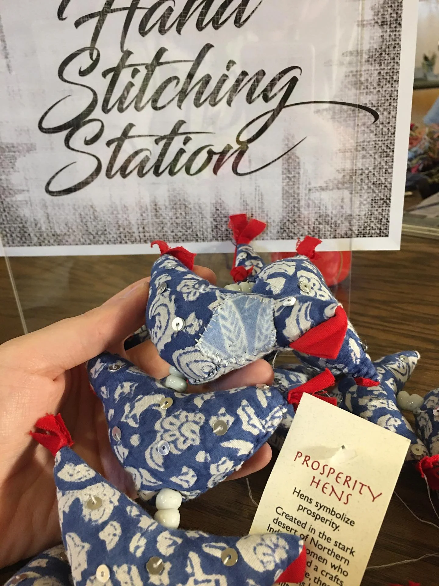 One hour left at our mending workshop! I decided to patch the hole in this &ldquo;Prosperity Hens&rdquo; hanging, which you can find in our sale section 🐓

Come on up and join us!