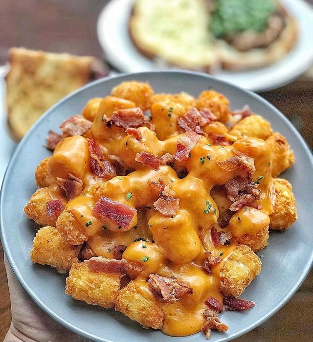 Mood: cheesy tots 🤤 regram via @thecuthcb keep tagging #satisfeed to be featured! ❤️