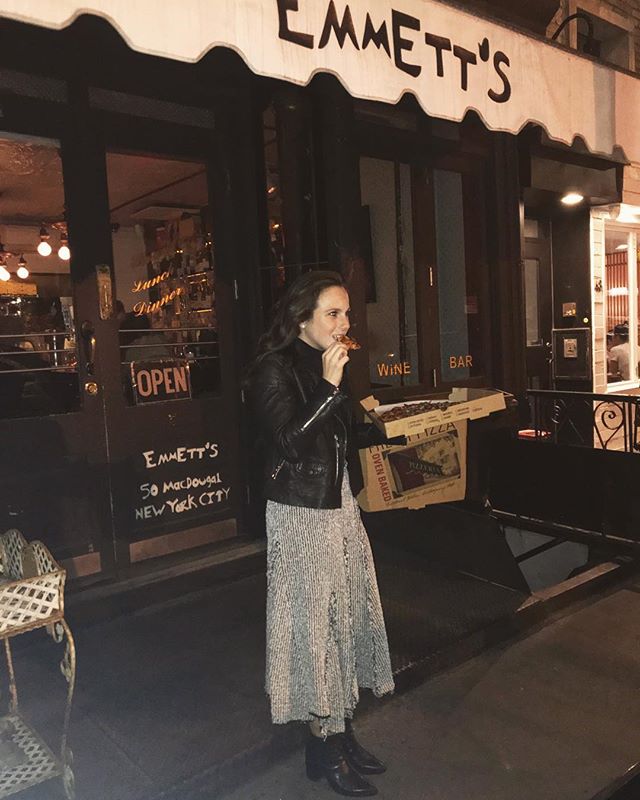 #pizzarazzi is back 🍕Want a free slice? Tag a friend and follow @msrg_pizza! They are on a mission to spread pizza love and treated me to my favorite pie in the neighborhood from @emmettsnyc! Winners will be messaged directly. #satisfeed