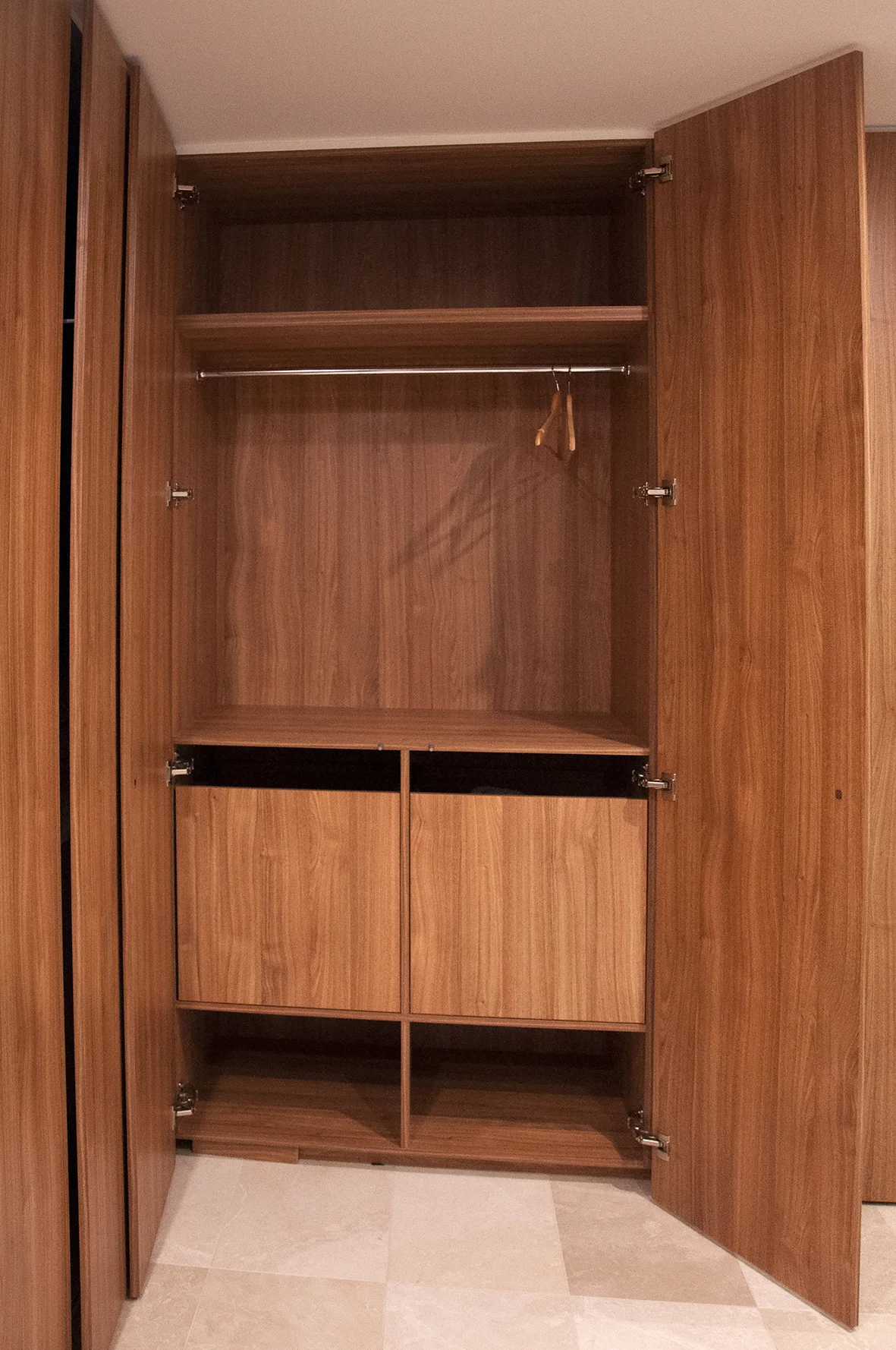 Bathroom2_6.jpg