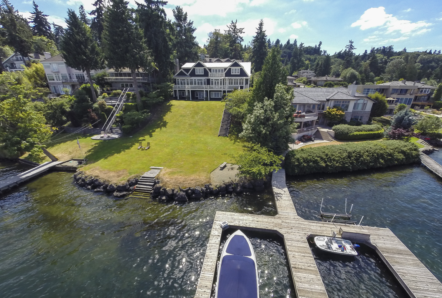 8908 North Mercer Way, Mercer Island Sold for $6,750,000 Represented the Seller 5 BD | 4.5 BA
