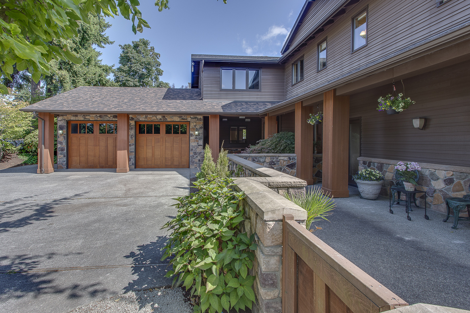 2250 82nd Avenue SE, Mercer Island Sold for $1,575,000 Represented the Seller 5 BD | 4 BA