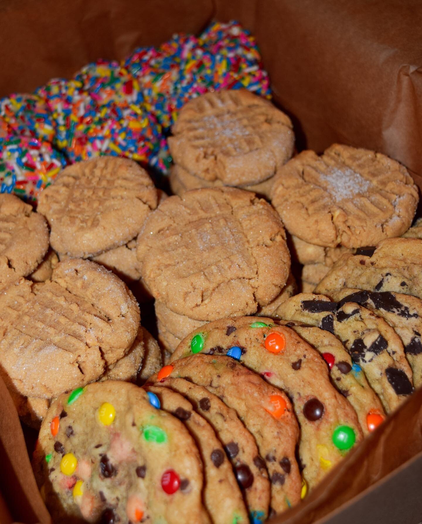 4 dozen cookie order for a family vacation ☀️ One day in: &ldquo;FYI - there are only 8 cookies left. My fam said I&rsquo;m never allowed to show up again without treats from Boston Frostin&rsquo;&rdquo; - @emradkowski