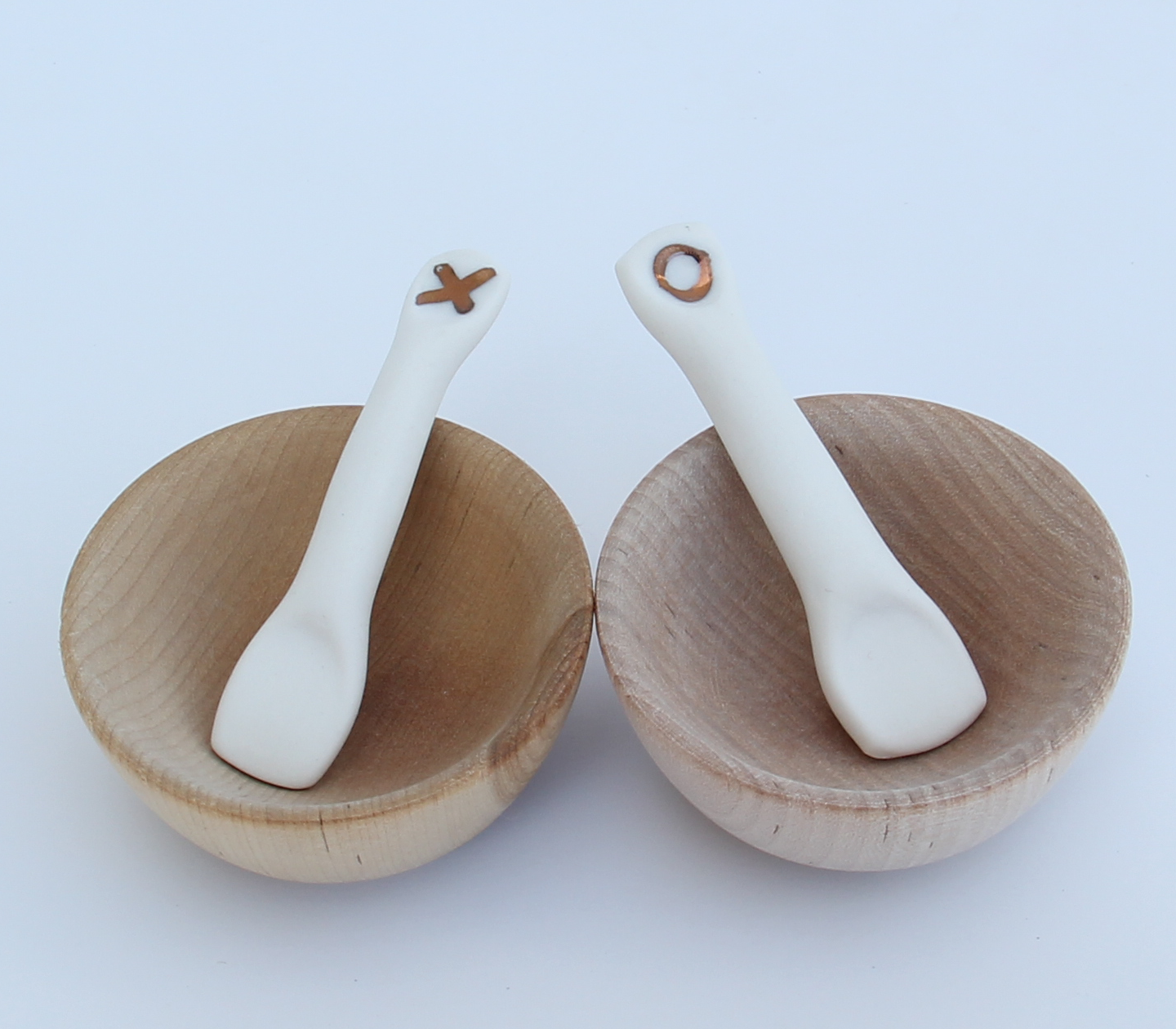 luna-and-birch-kaz-morton-porcelain-spoons-wooden-bowls.png