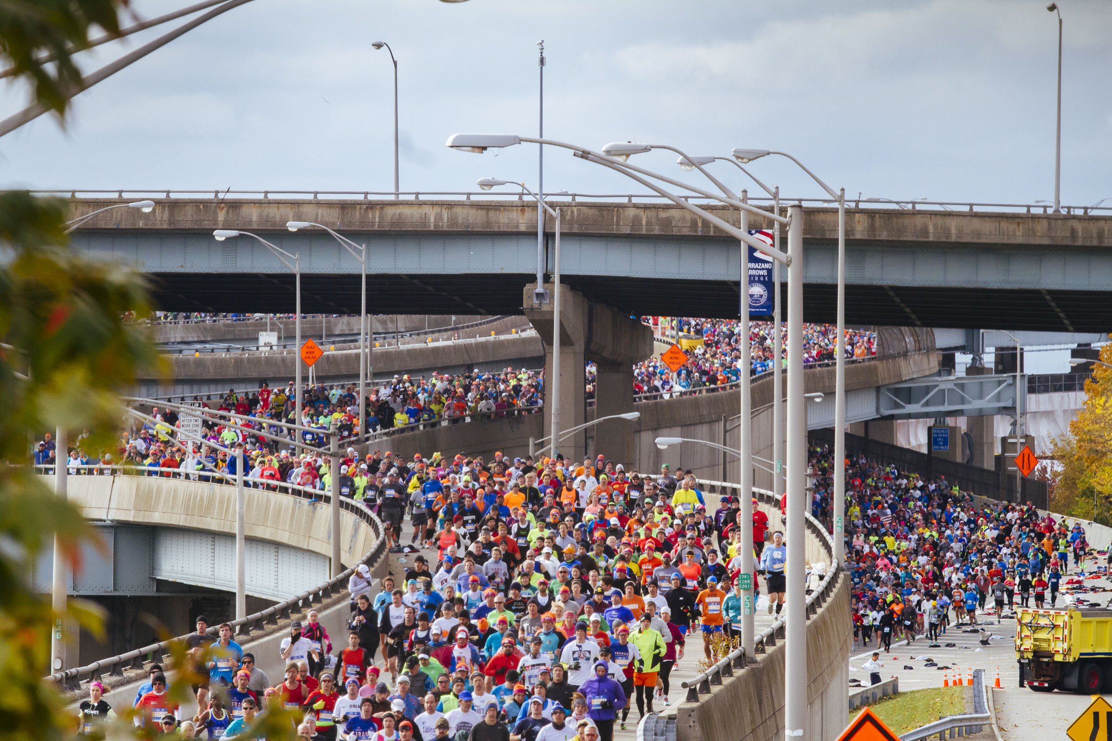 Runners stream into Brooklyn in the 2014 TCS New York City Marathon. (Courtesy NYRR)