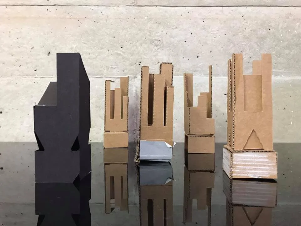 MINIATURE MODELS OF THE PRIZES