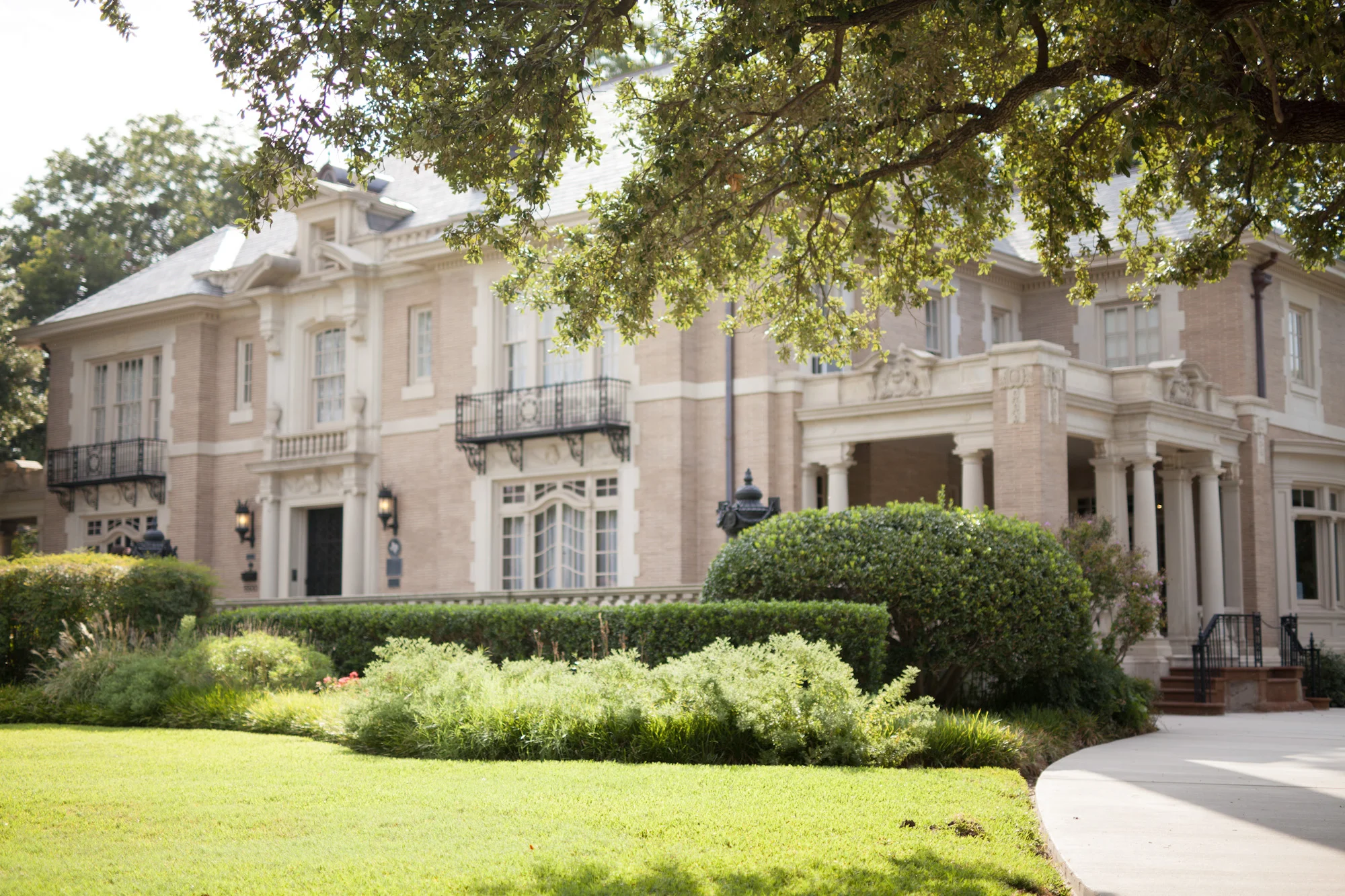 Sunday Brunch at The Aldredge House :: Photo taken by j.noel photography