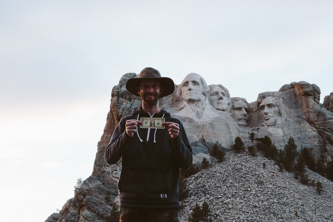 Nearby was another famous monument, so I cruised to pay respect to those dead presidentz. ...only had a buck tho. 