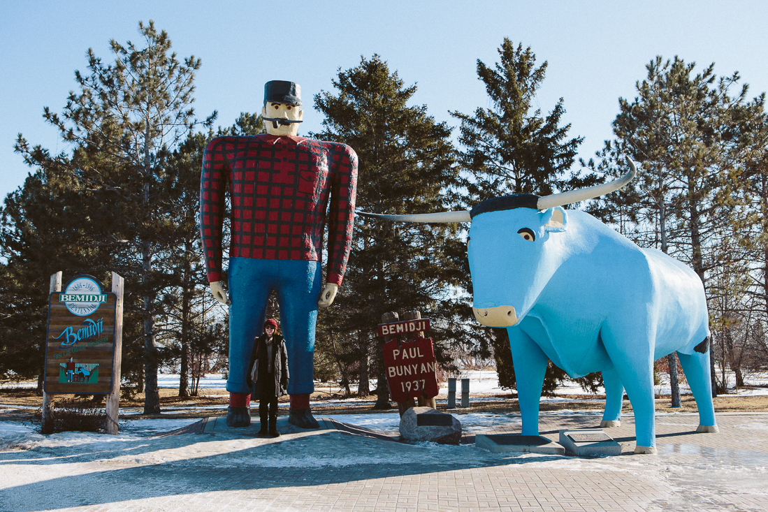 Up in the far north of Minnesota is Bemidji where I visited my friend Terese . There's a classic Paul Bunyan & Babe the Blue Ox monument next to the lake. Even though it's not as detailed as Mt Rushmore, it's still a great statue. 