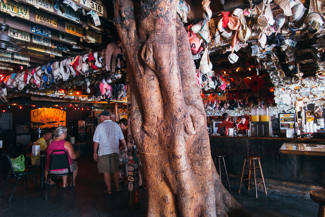 Went to Capt Tonys Saloon to enjoy a drink and their decor. 