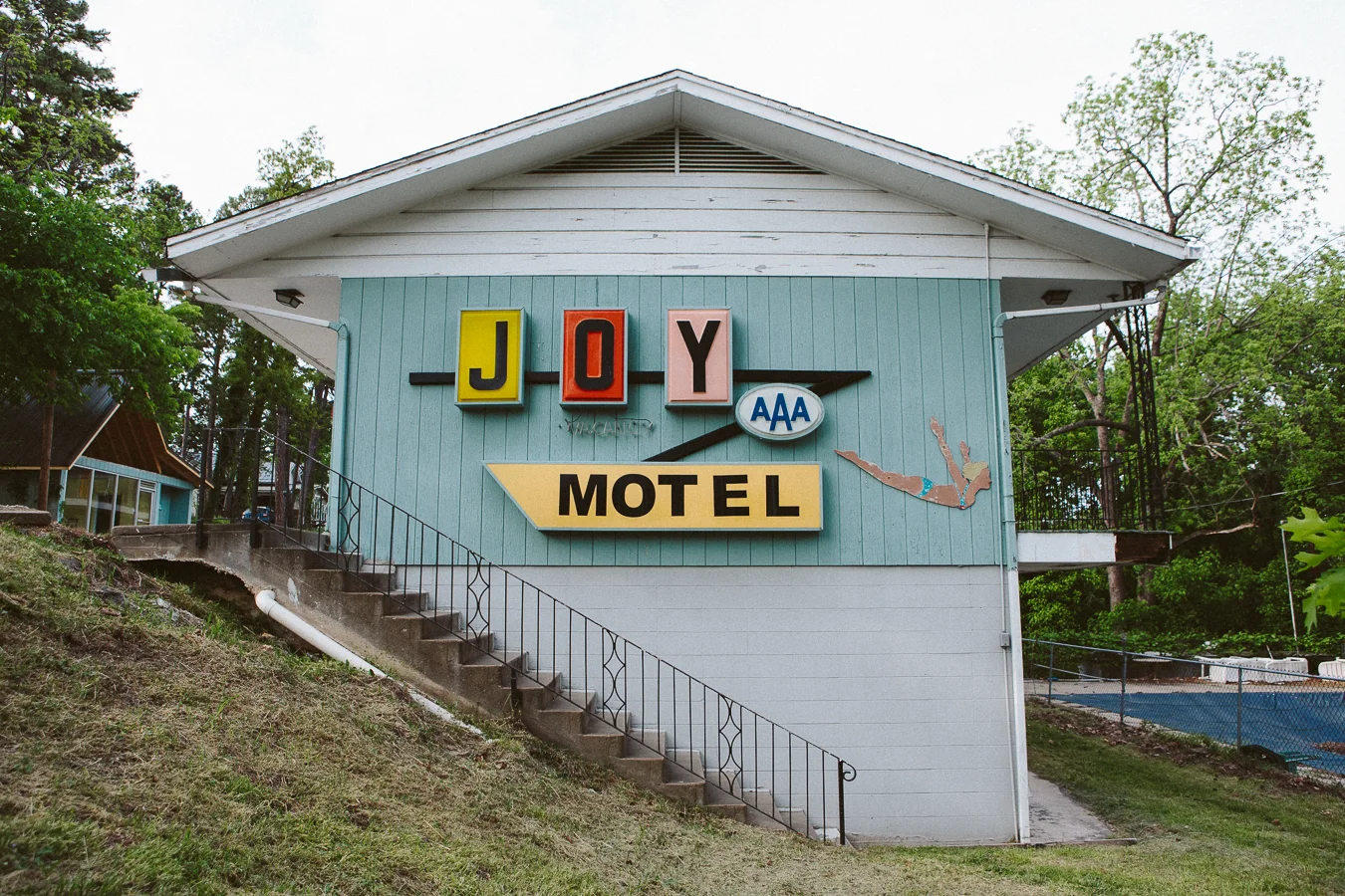 I love seeing signs with&nbsp;classic simple designs, it fills me with joy...