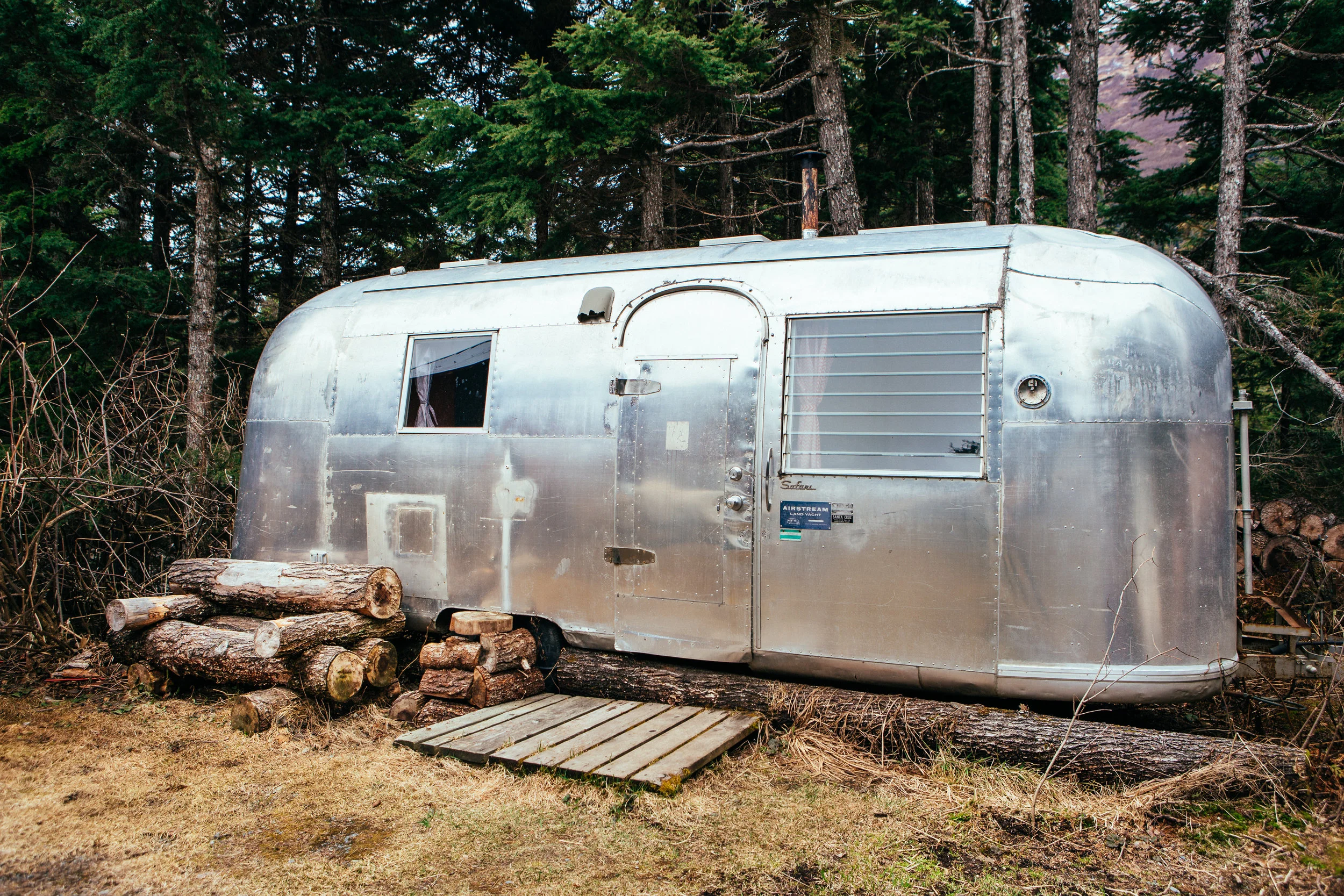 They set me up in their guest apt, a vintage Airstream Land Yacht!