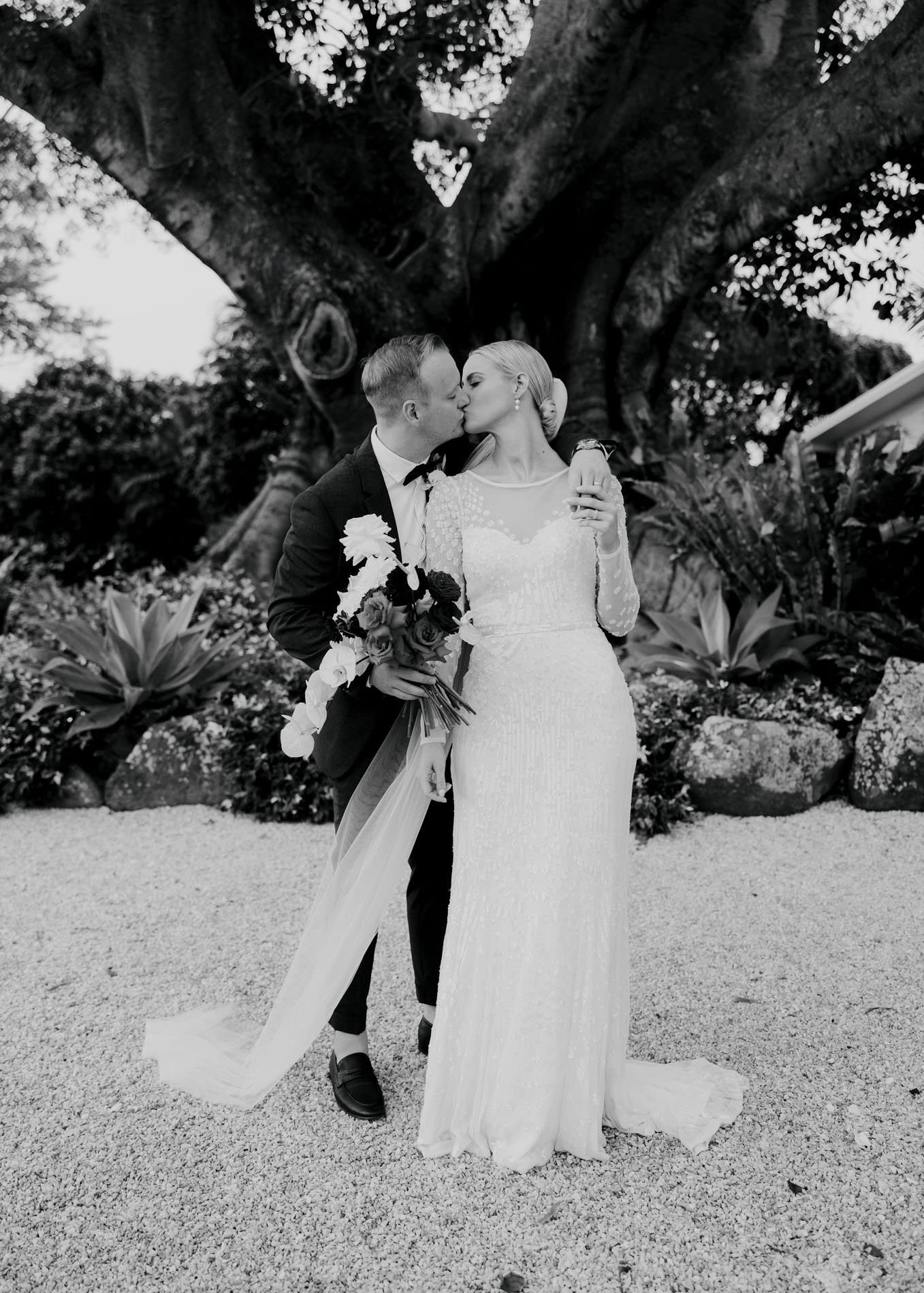 Fig-tree-wedding-photography-byron-bay-finch-and-oak-081.jpg