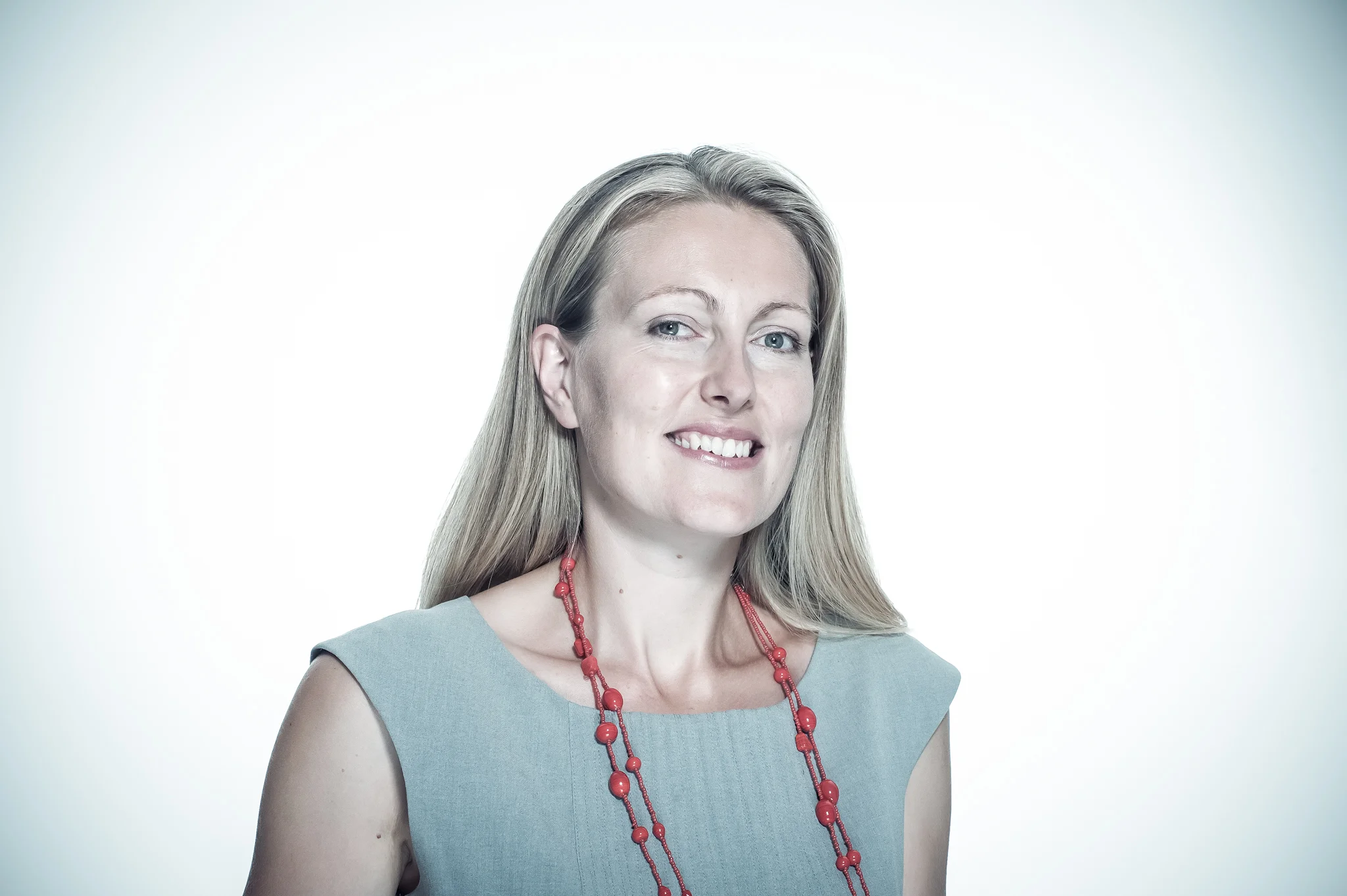 10 Tips To Look Good In Business Head Shots Professional Corporate Portraits About Me Profile Shots Adam Bronkhorst