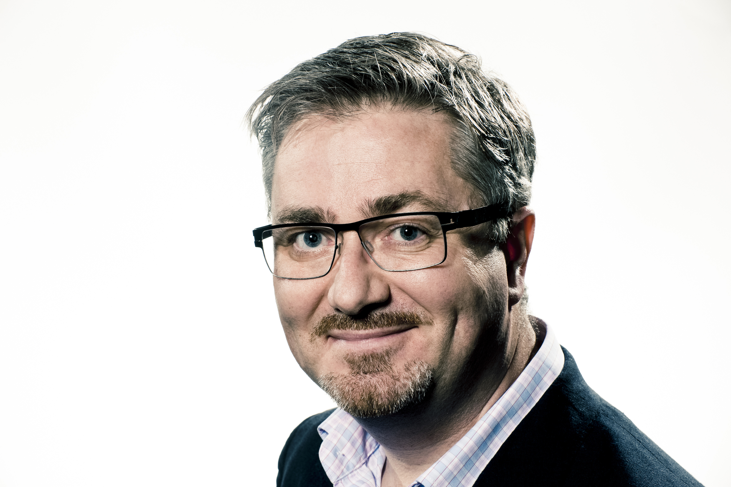 10 Tips To Look Good In Business Head Shots Professional Corporate Portraits About Me Profile Shots Adam Bronkhorst