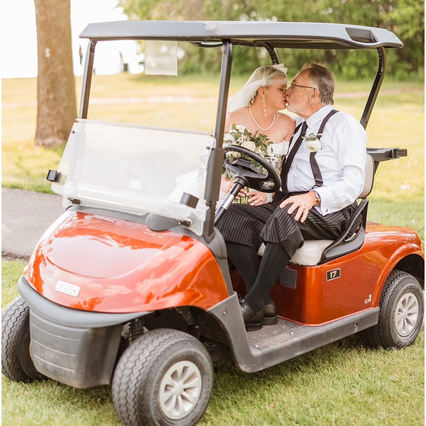 Becky &amp; Jim's wedding day is officially on the blog!
Go enjoy - link in stories today!!