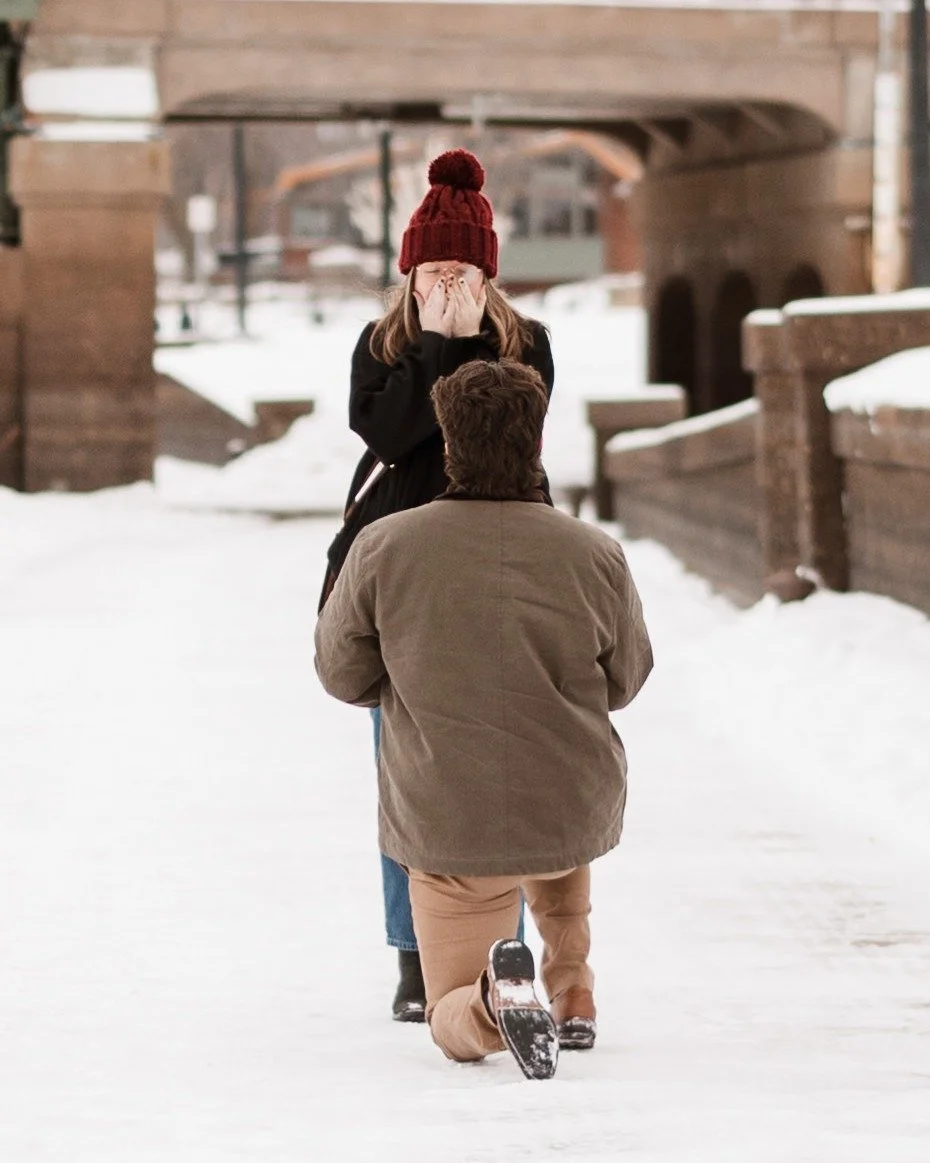 🎉Thomas proposed to Maddie in downtown Stillwater! Maddie shed all the happy tears and said yes!! 

We enjoyed the rest of our time exploring on the riverside doing a mini post engaged shoot! More to come celebrating these two, but for now please en