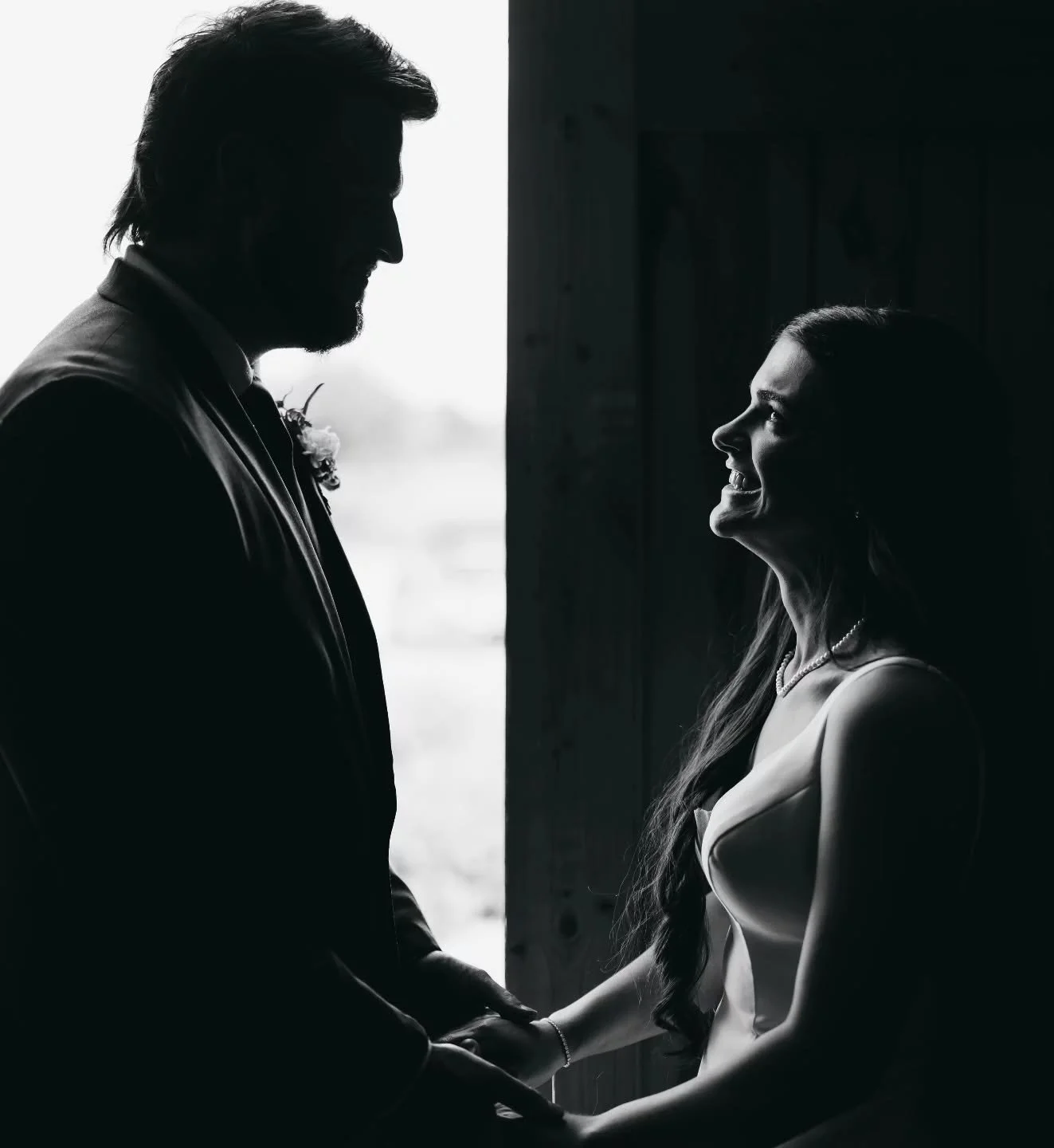 I just wanted this photo to have its own moment because I love it so much. 🥂

#theverandawedding #harrisburgsdwedding #southdakotawedding #southdakotabride #southdakotaweddingphotographer barnwedding midwestwedding weddingphotographer minnesotaweddi