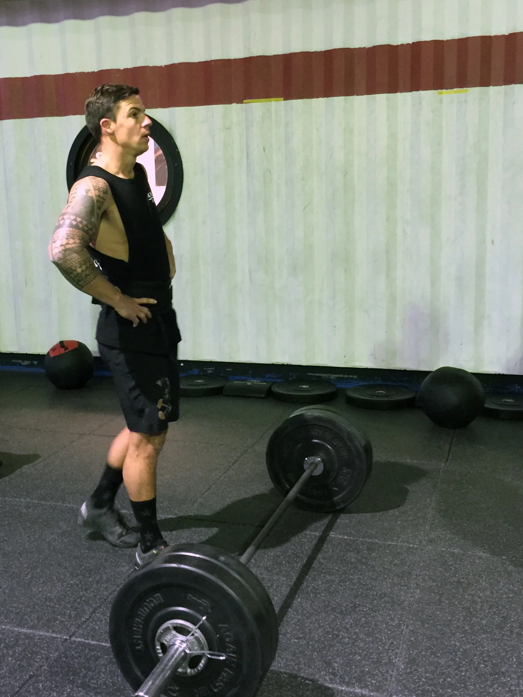 alexdeadlift1864.jpg