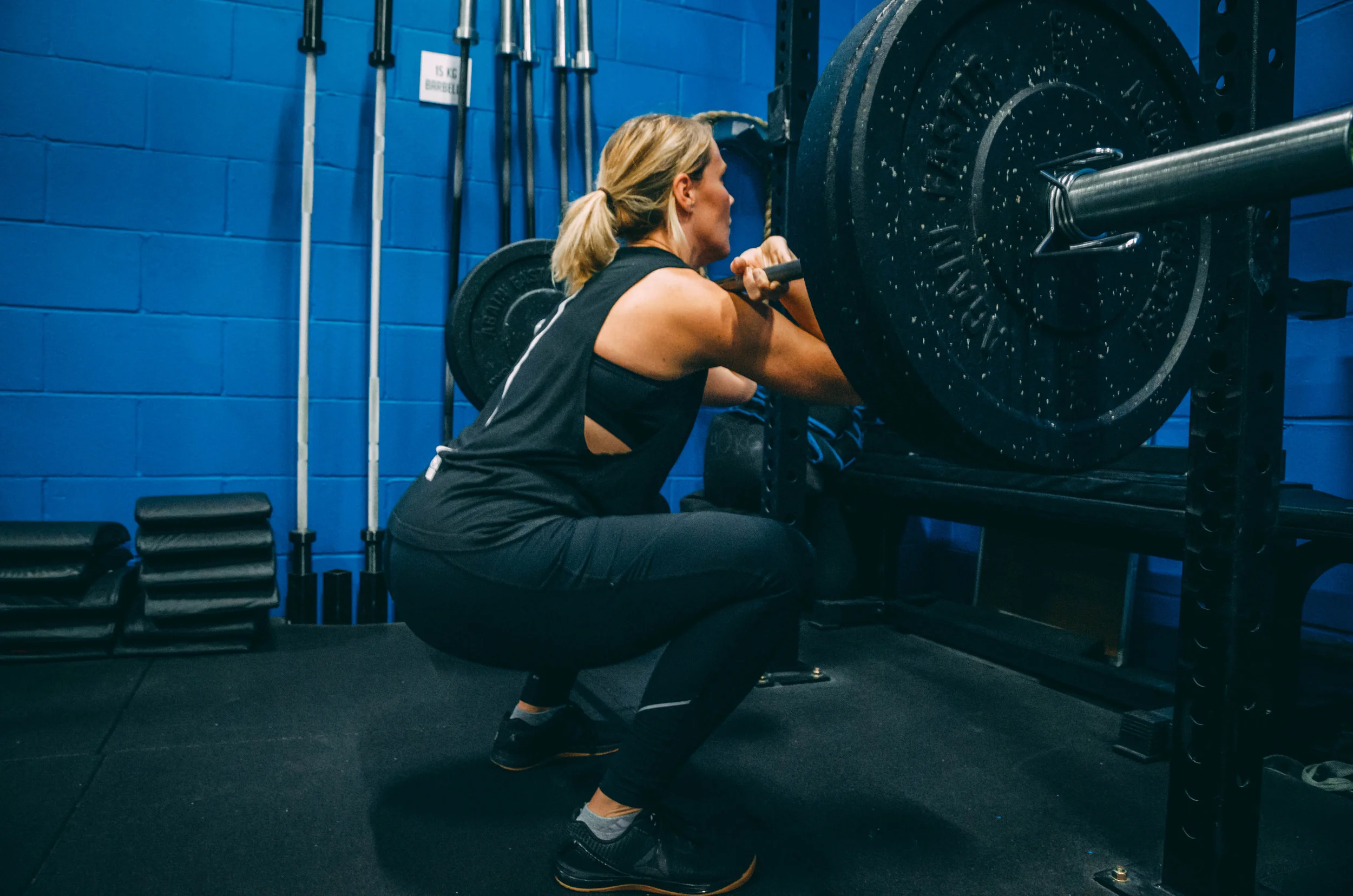 vicfrontsquat1864.jpg