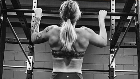 alice-pullup-crossfit.jpg