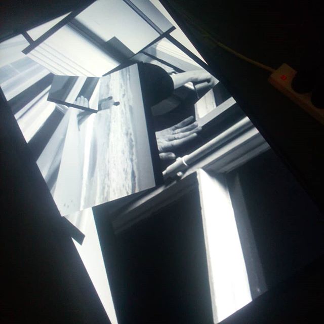 After a packed private view last night the show continues @peckhamartistrun today and Saturday. Great work from @hometape_ @annie.jane.jones @marcdepierrefeu @_z_s_w and a work-in-progress piece by me made in VR and displayed on the floor. Come down and check check check #peckham #gallery #movingimage #installation #vr #collage #framing #remix