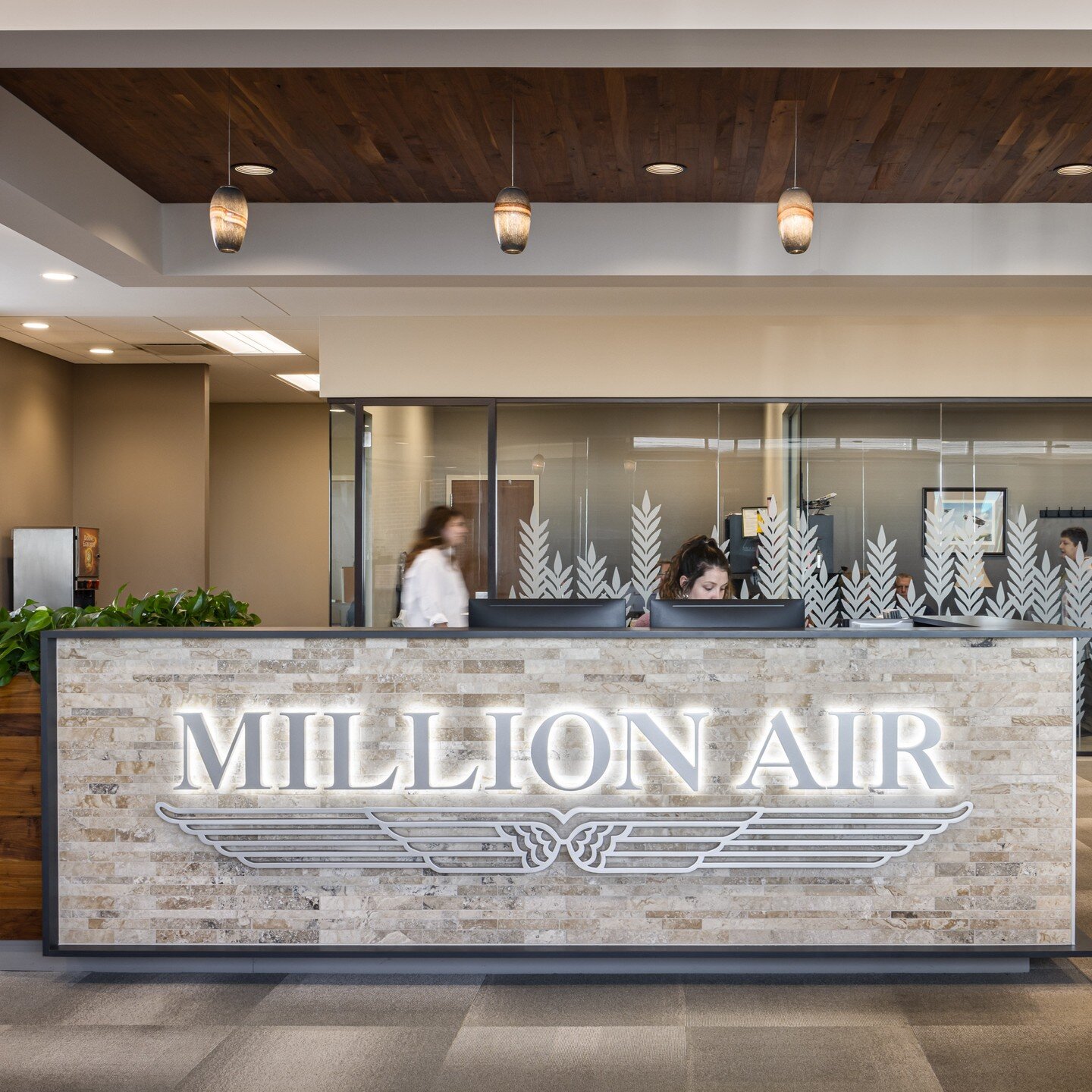 It's always so fun to see a design come together! 

Visit hivekc.com to see the rest of the photos of the finished project for Million Air Topeka, our latest FBO project. 

#HIVEdesign #reception #fbo #airport #architecture #kansascity #topeka #milli