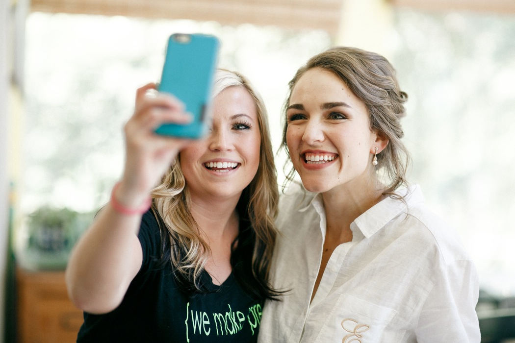 Ally and Erin grabbing a quick selfie! (Photo by : Kaylynn Marie Photography)