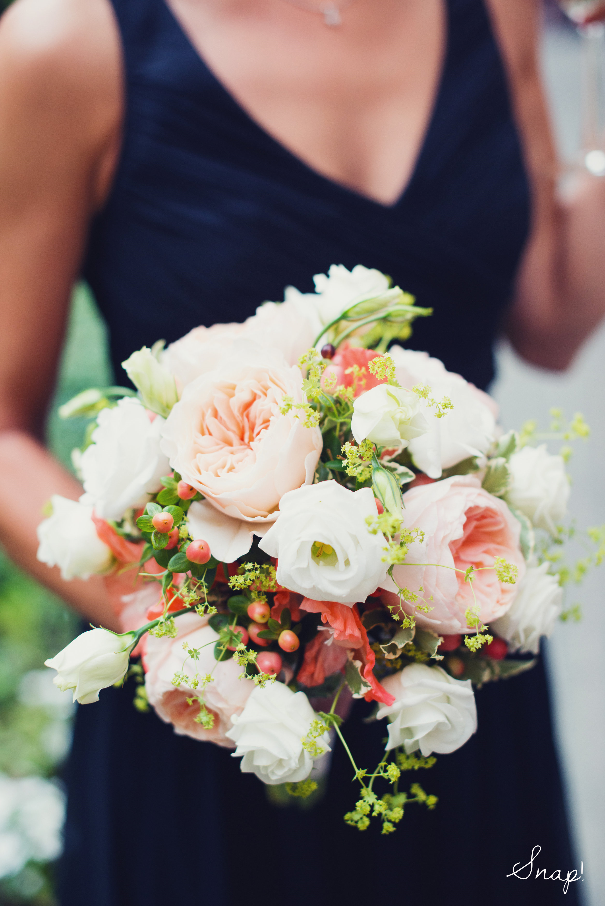 Garden Roses with Lisianthus & Hypericum